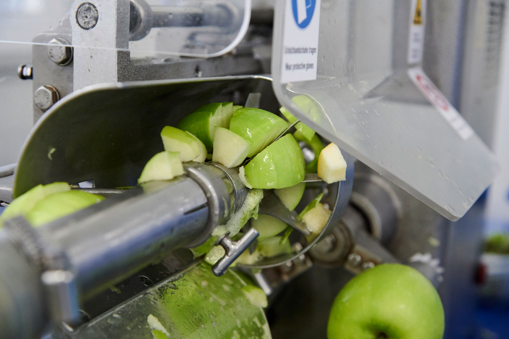 bauer gruppe unternehmen frikoni slider apfelschaeler